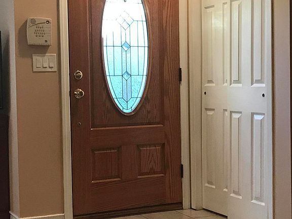 3rd image of 17 Wolcott Ave