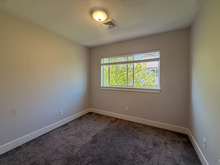5711 Honey Bee St S — Photo 17