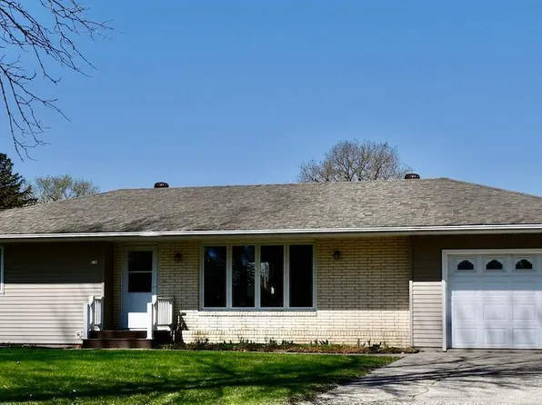 302 Elm St, Oklee, MN 56742
