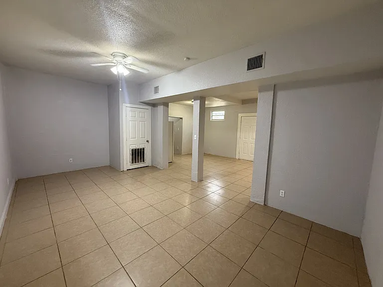 351 W Cortez Ave — Photo 3