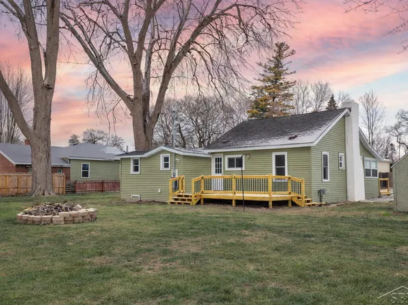 39 Spruce Ridge Dr, Bay City, MI 48706