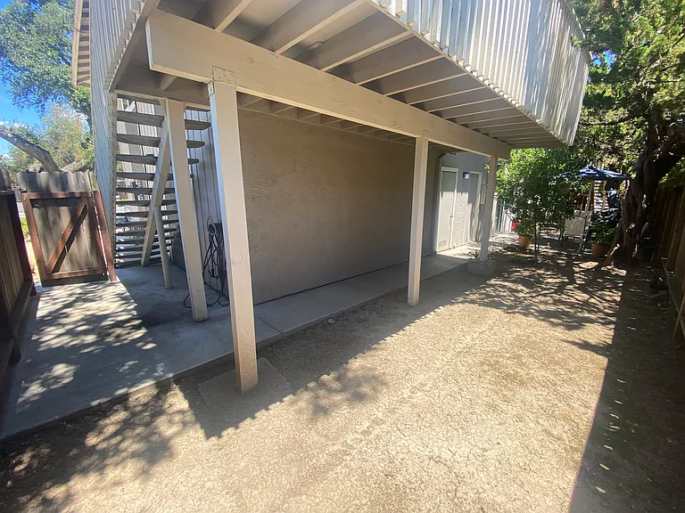 2413 Clay St — Photo 10
