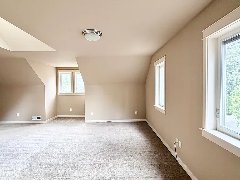 27142 SE 13th St — Photo 36