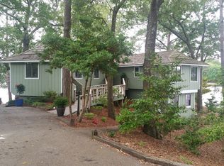 1 Point Comfort Ln, Southern Shores, NC 27949