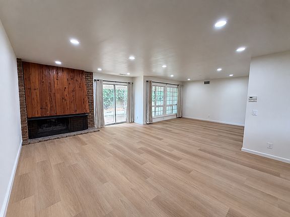 5th image of 4301 E Bainbridge Ave