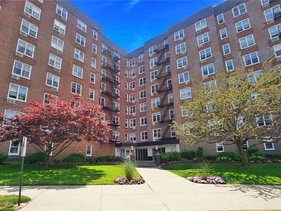 4th image of 350 Richmond Ter APT 2L