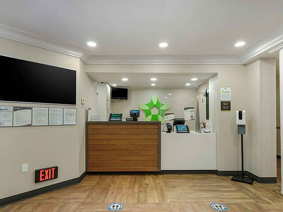 Lobby and Guest Check-in