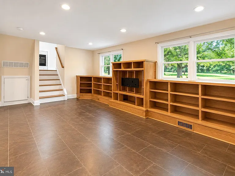 947 Cherry Hill Rd — Photo 16