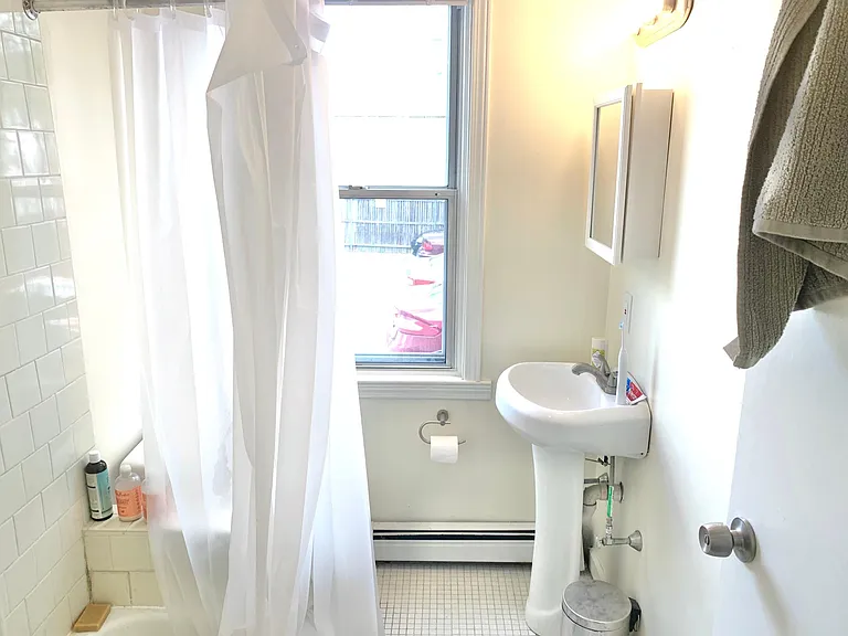 59 Preston St #1L — Photo 10