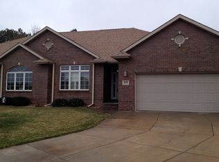 6158 Old Farm Ct, Lincoln, NE 68512