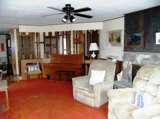 1210 River Park Cir W, Mukwonago, WI 53149