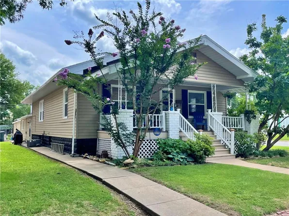 225 W Park St, Pittsburg, KS 66762