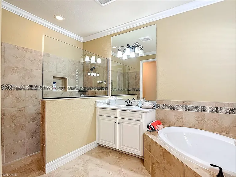 9250 Veneto Pl — Photo 39