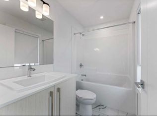 6 S Merganser Dr W, Chestermere, AB T1X1K9