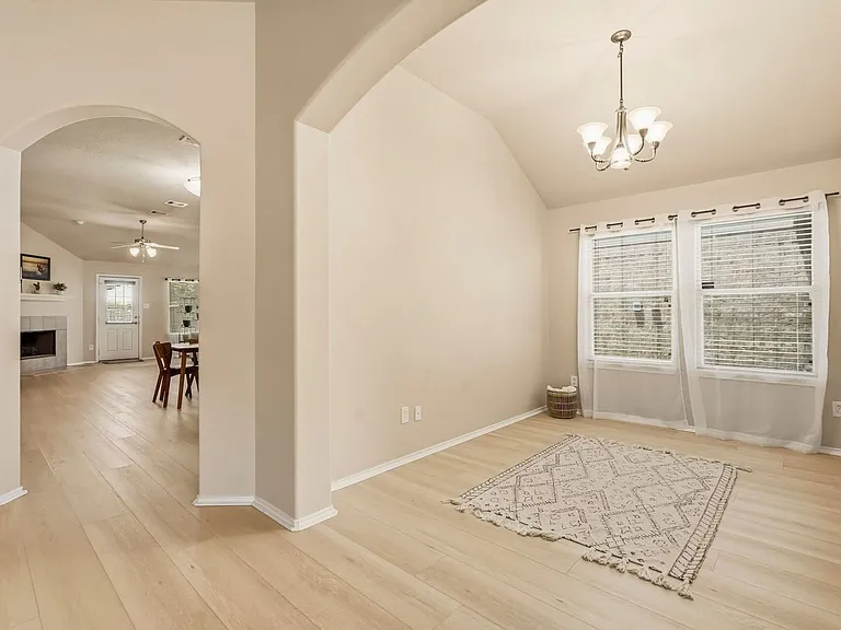 8022 Atwood Hills Ln — Photo 6
