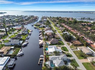 976 N Town And River Dr, Fort Myers, FL 33919