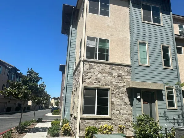 763 Savi Dr Unit 104, Corona, CA 92878