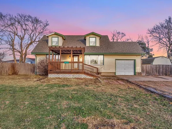 211 Michelle Ave, Walton, KS 67151