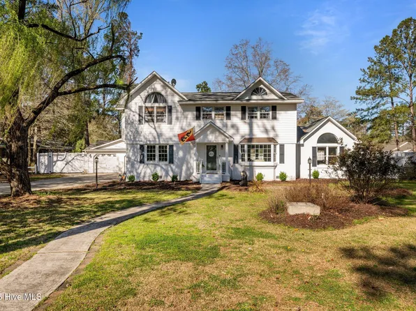 305 W Wilson Creek Drive, Trent Woods, NC 28562