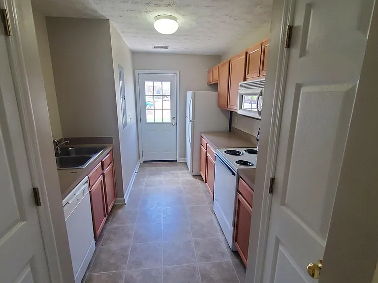 241 S Irwin St #62 — Photo 3