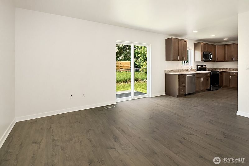 5th image of 513 4th Street