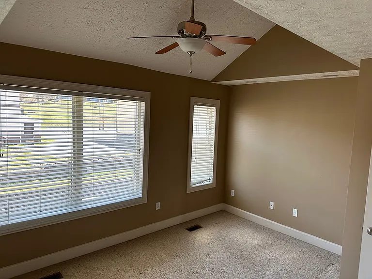392 Frontier Ave — Photo 8