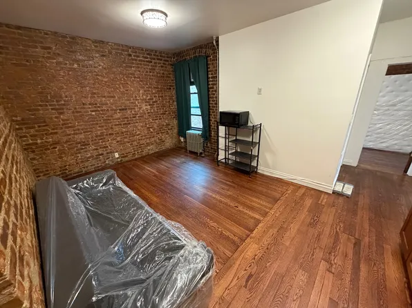 3765 18th Avenue image 1 of 7