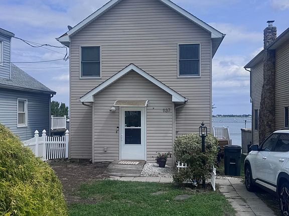 2nd image of 1137 Woodmere Dr