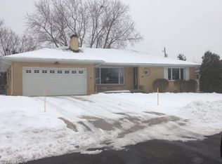8225 Banner Ln, Parma, OH 44129