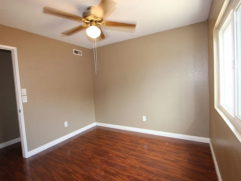 10350 Cheviot Ct — Photo 13