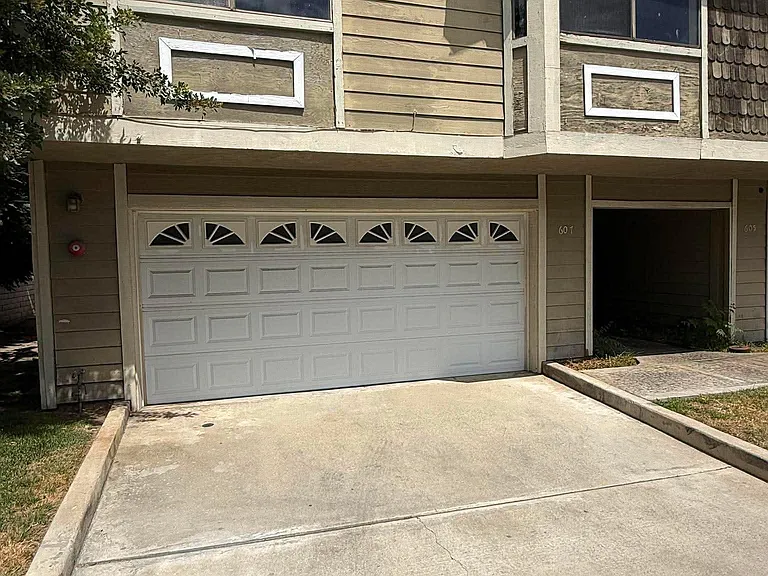 607 E Phillips Blvd — Photo 10