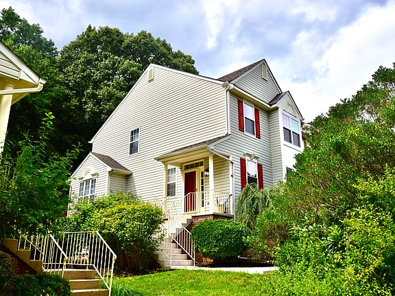 Side view , side covered entry