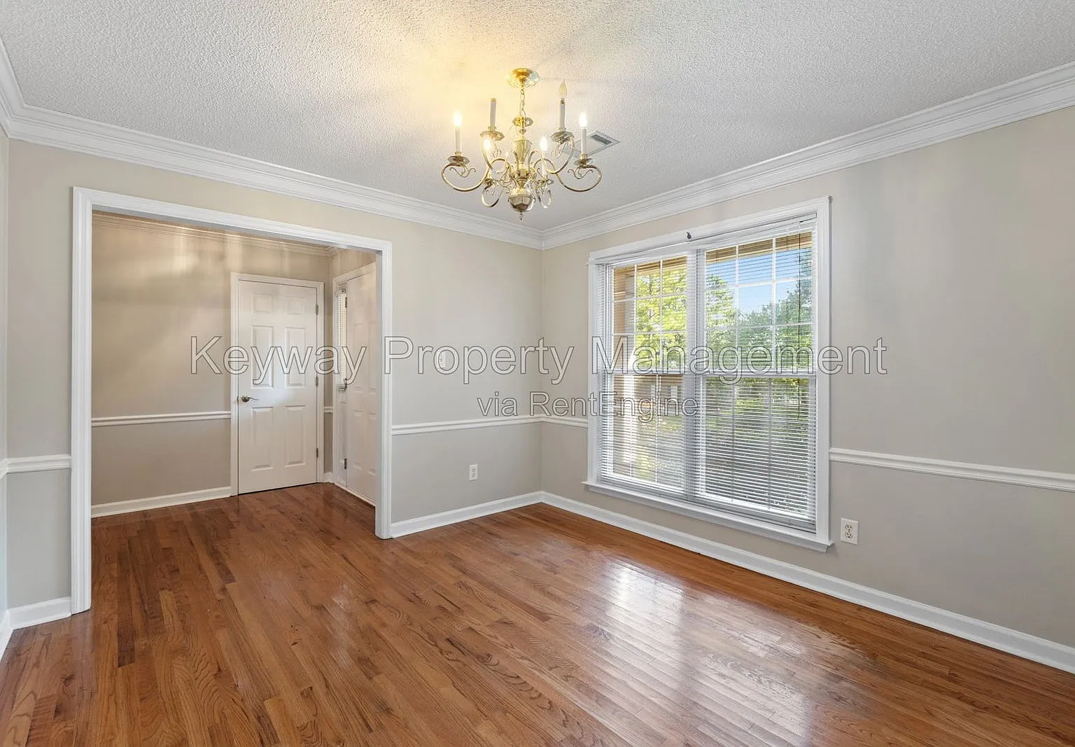 4 bed, 2.0 bath, 2450 sqft, $1,785 — Photo 4