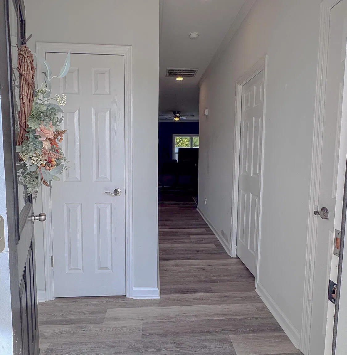 3 bed, 2.5 bath, 1290 sqft, $1,650 — Photo 3