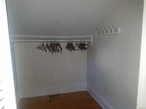 5th image of 60 Fowler Ave