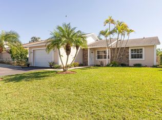1302 N Fieldlark Ln, Homestead, FL 33035