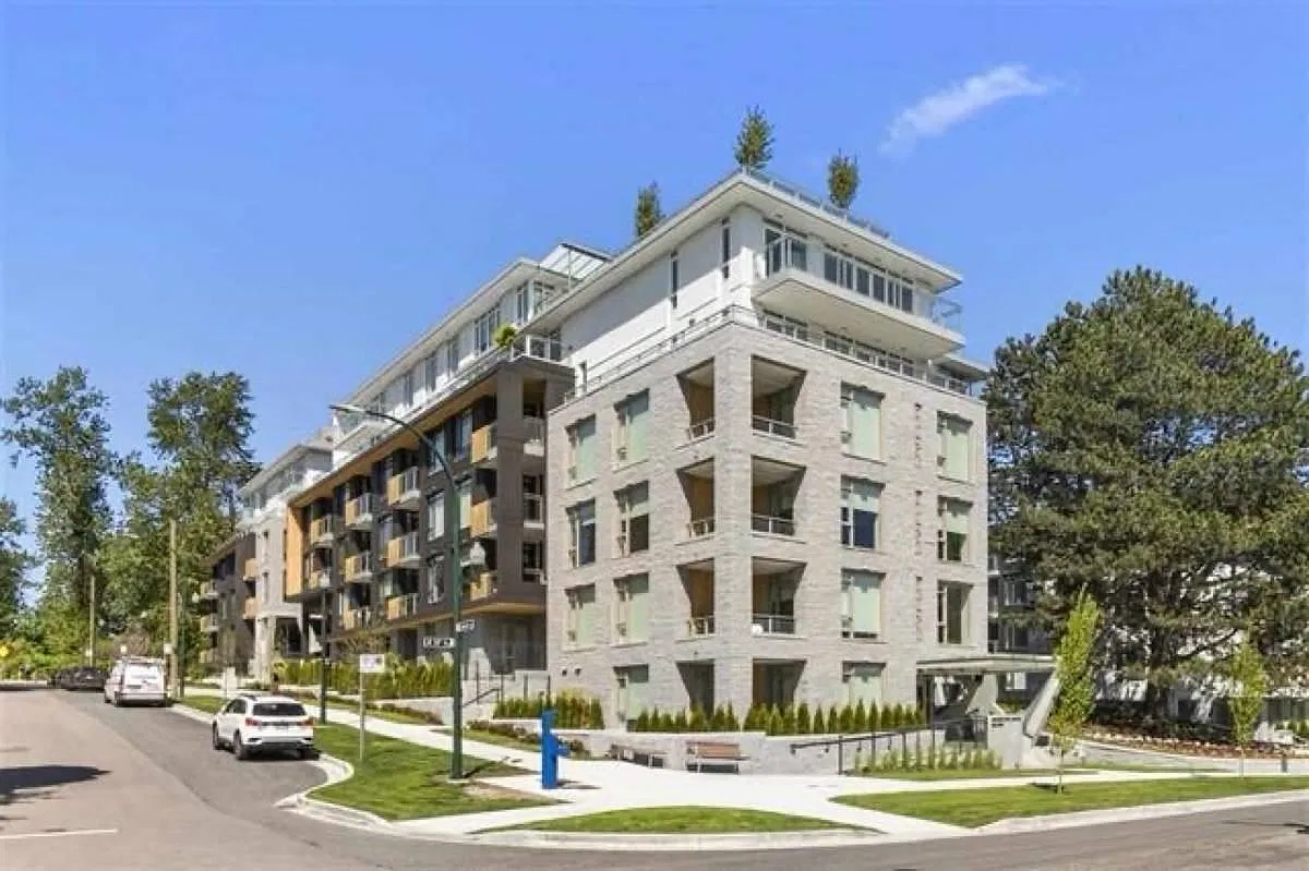 2 bed, 1046 sqft, $4,380 — Photo 1