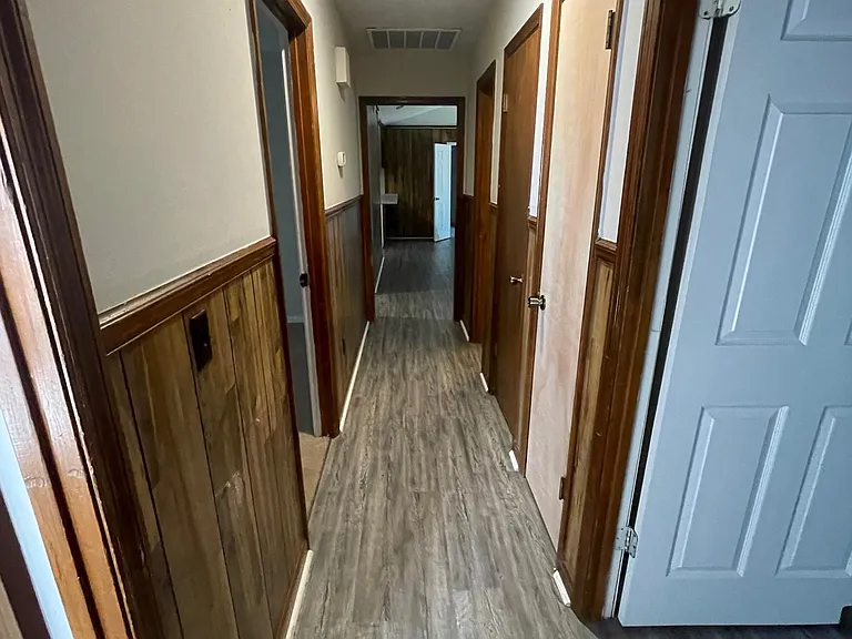 817 Robin Hood Trl — Photo 4