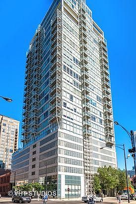 Lucian Lagrange Architects designed Kingsbury on the Park, a 25 story steel and glass structure.