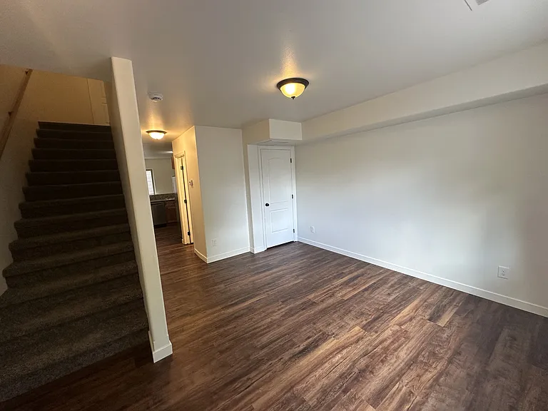 6203 N Astor St #2 — Photo 3