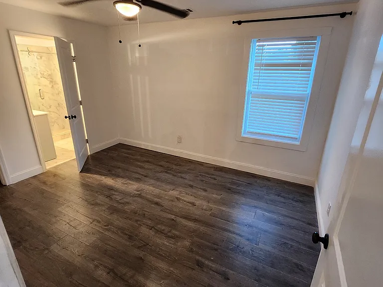 Master Bedroom (1)