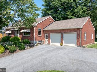 3 Newswanger Rd, Lancaster, PA 17603