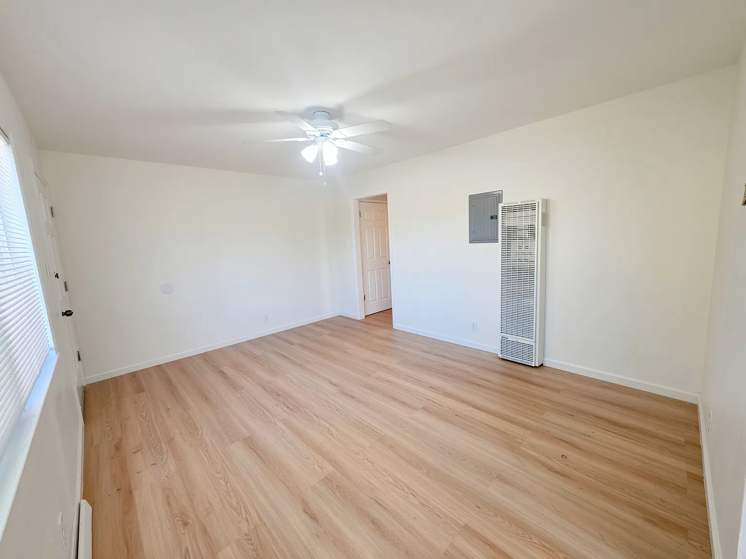 2136 Main St — Photo 3
