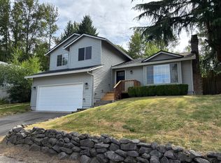 300 SE Greenway Dr, Gresham, OR 97080