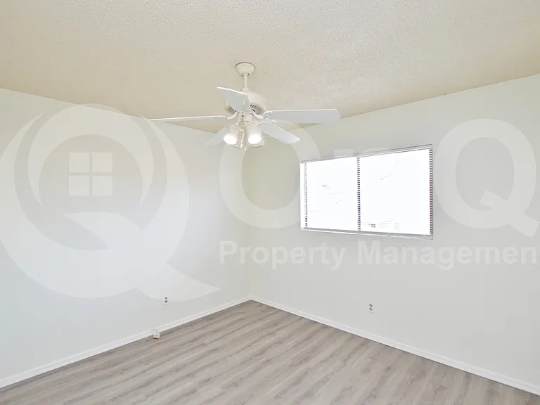 10026 W Roma Ave — Photo 14