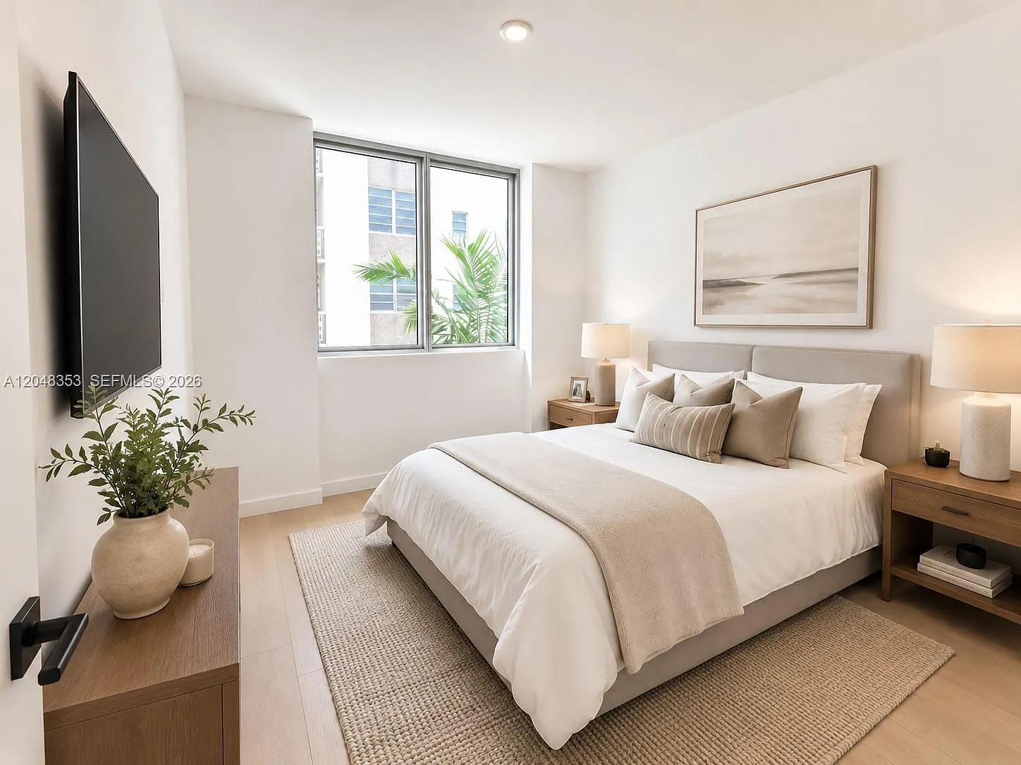 La Baia Condominium — Photo 3