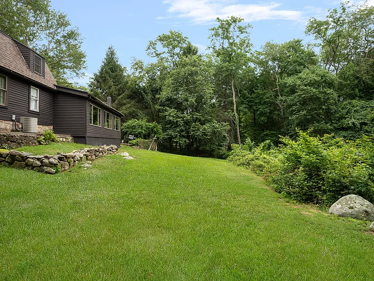 1515 South Rd — Photo 25
