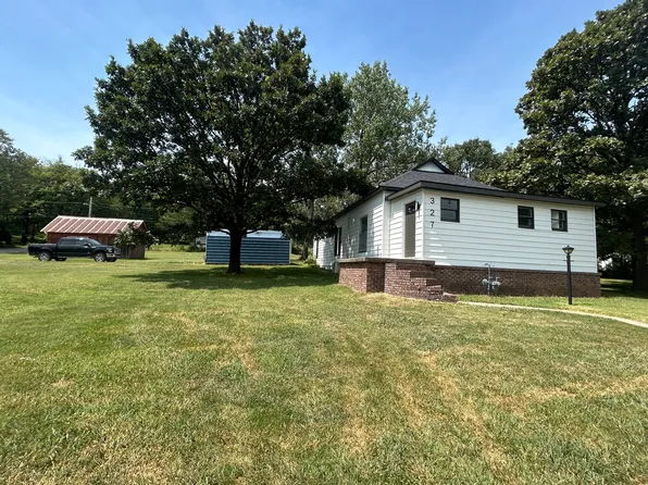 327 S 8th St, Fredonia, KS 66736