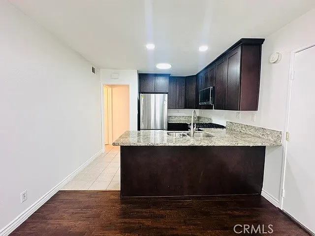 2510 Coventry Cir — Photo 9