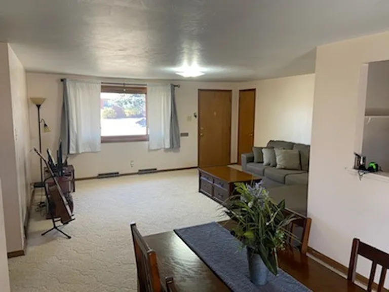 1242 Sumner St — Photo 4